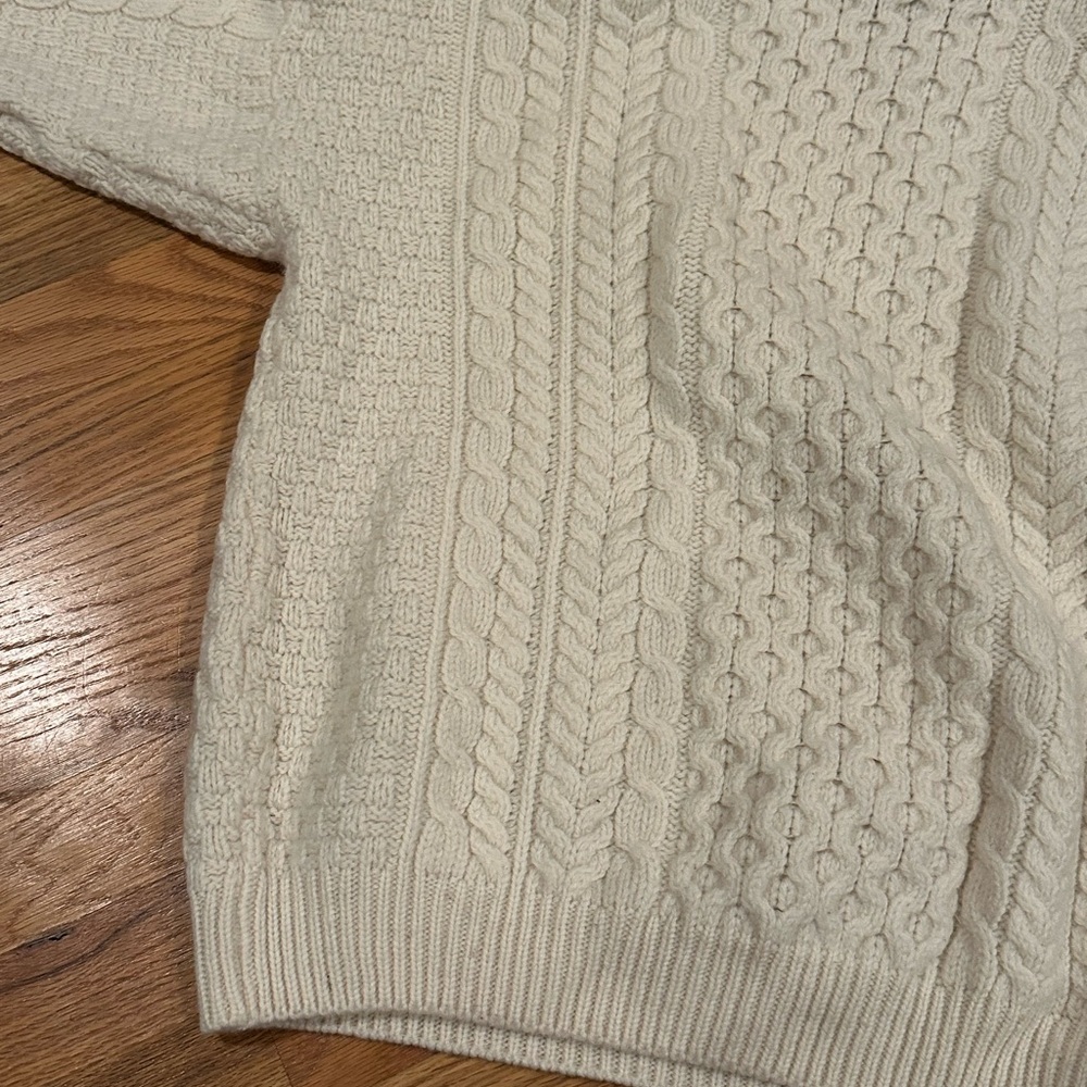 Carraig Donn | 100% Merino Wool Cable Knit Sweater - Picture 2 of 4